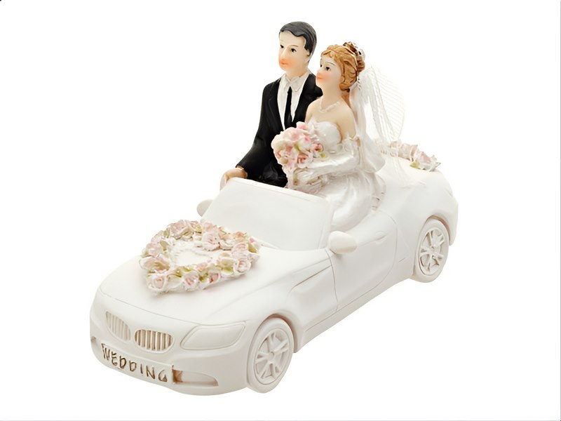 Fig. Newly-Weds in a Car 11 cm