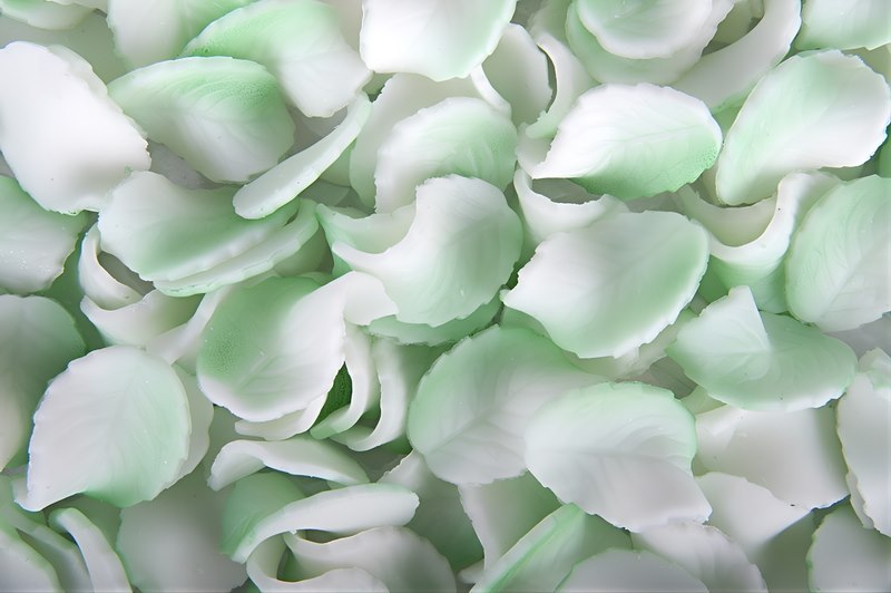 Leaves 016 White/ Green 4 cm (100 pc)